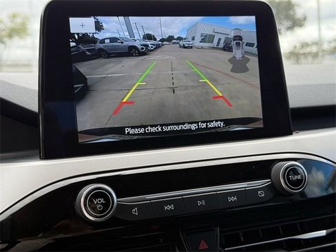 Used 2022 Ford Escape SEL image 17