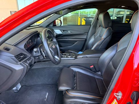 Used 2021 Cadillac CT4 V w/ Technology Package RWD image 11
