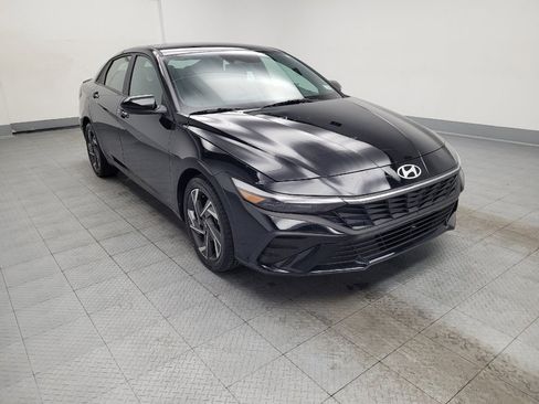Used 2025 Hyundai Elantra Sport FWD image 13