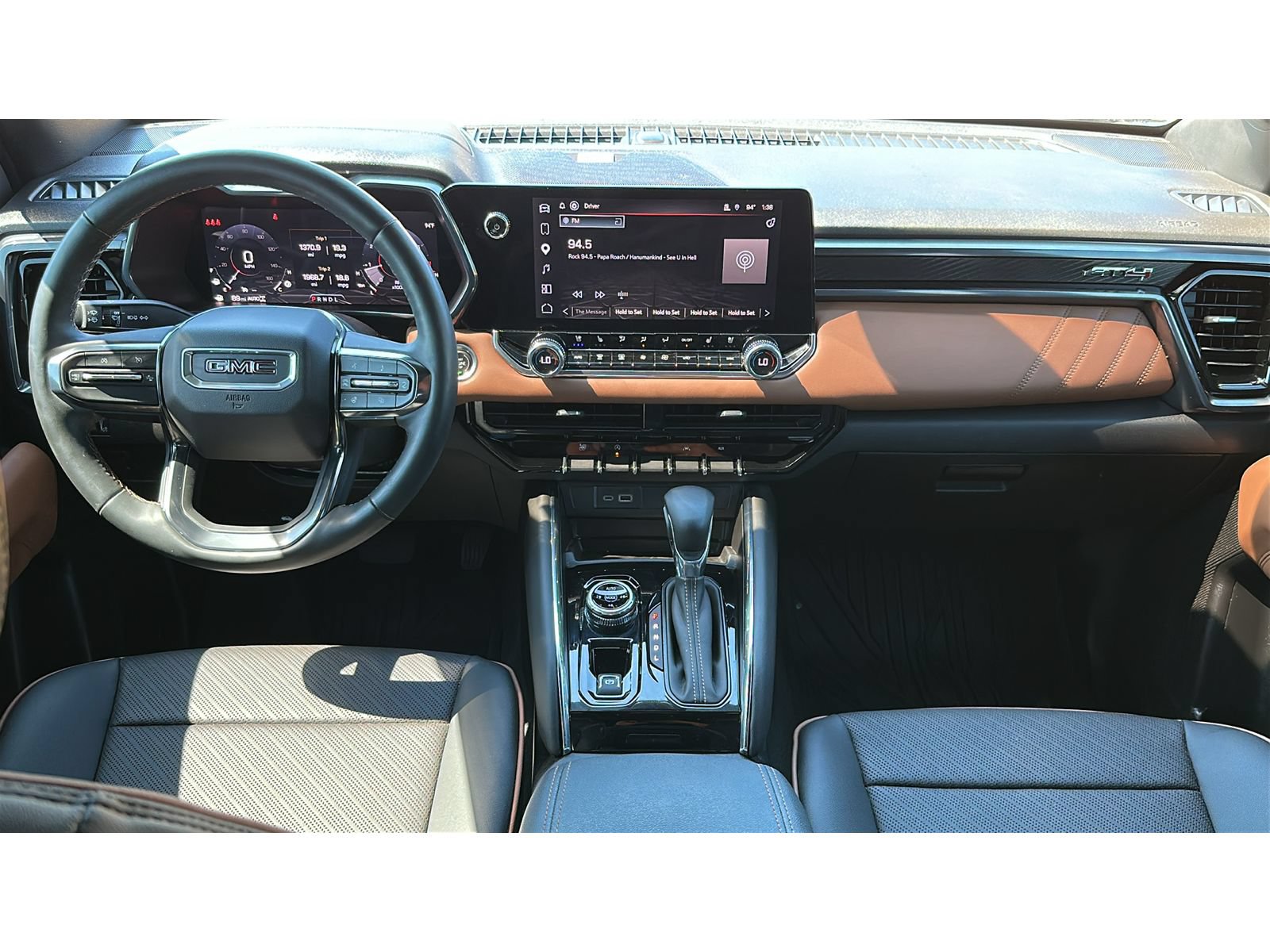 Used 2025 GMC Canyon AT4 w/ Nightfall Edition AWD/4WD image 22