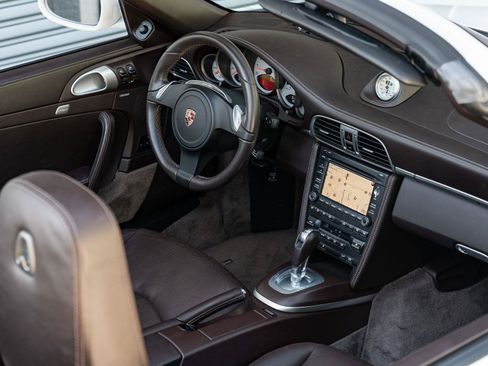 Used 2011 Porsche 911 Carrera 4S AWD/4WD image 10