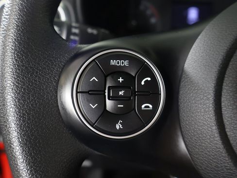 Used 2022 Kia Soul LX image 34