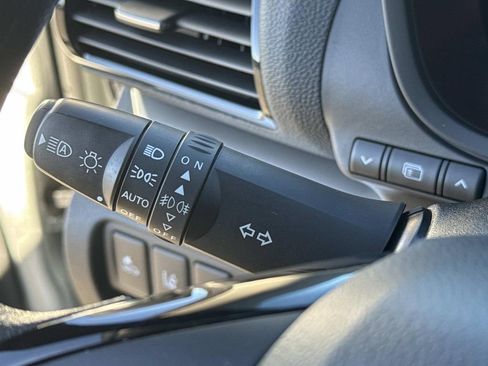 Used 2025 Mitsubishi Eclipse Cross LE image 37