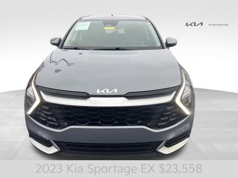 Used 2023 Kia Sportage EX image 3