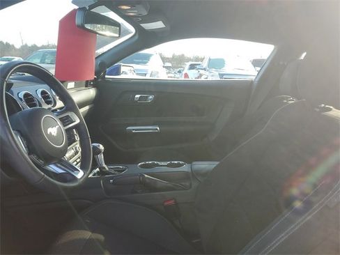 Used 2015 Ford Mustang Coupe image 8