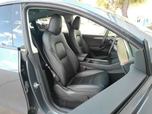 Used 2023 Tesla Model Y AWD image 21