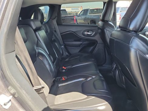 Used 2020 Jeep Cherokee Latitude Plus FWD image 25