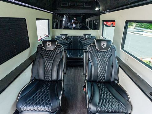 Used 2017 Mercedes-Benz Sprinter 2500 image 38