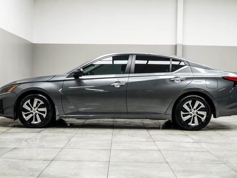 Used 2024 Nissan Altima 2.5 S FWD image 9