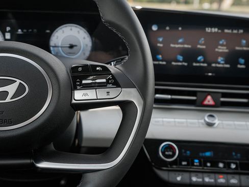 New 2026 Hyundai Elantra Limited FWD image 20