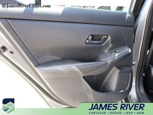 Used 2024 Nissan Sentra SV FWD image 16