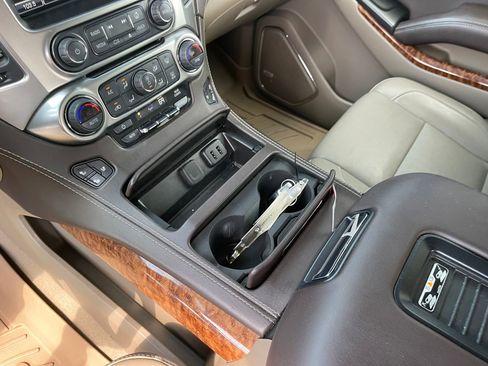 Used 2019 Chevrolet Tahoe Premier AWD/4WD image 18
