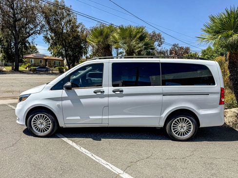 Used 2023 Mercedes-Benz Metris Passenger image 13