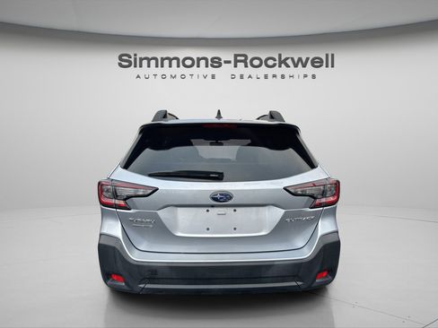 Used 2024 Subaru Outback Premium image 9