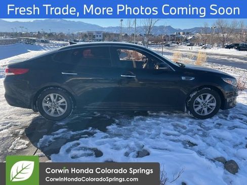 Used 2017 Kia Optima LX image 2