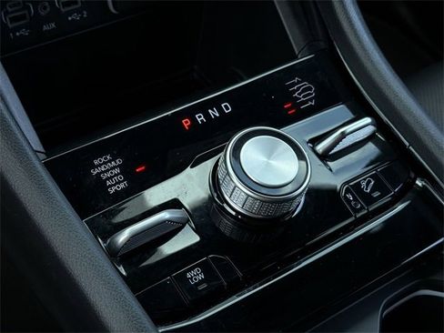 Used 2025 Jeep Grand Cherokee Summit image 29