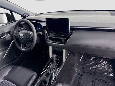 Certified 2024 Toyota Corolla Cross XSE image 29