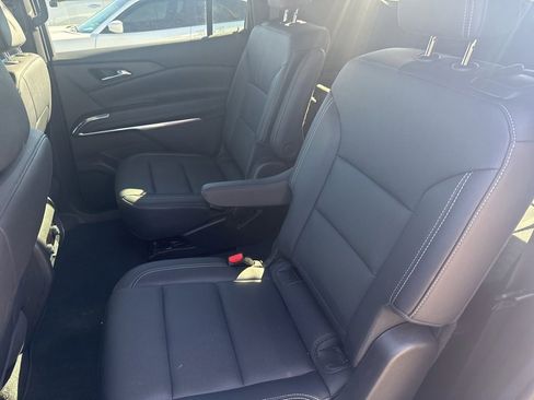 Certified 2025 Chevrolet Traverse LT image 11