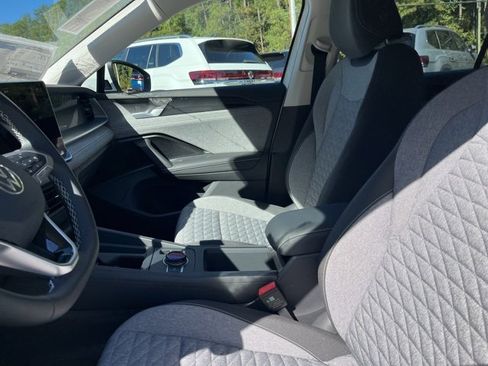 New 2025 Volkswagen Tiguan S image 9