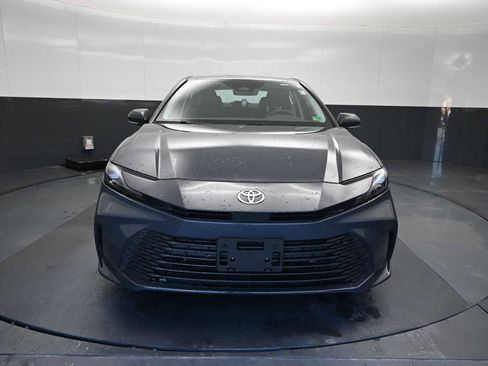 Used 2025 Toyota Camry LE w/ Convenience Package image 21