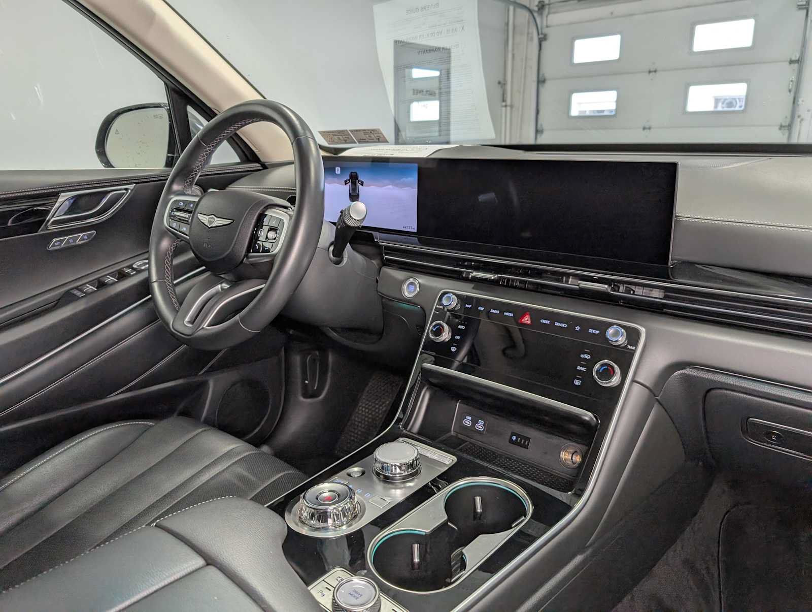 Used 2025 Genesis GV80 2.5T Standard AWD/4WD image 42