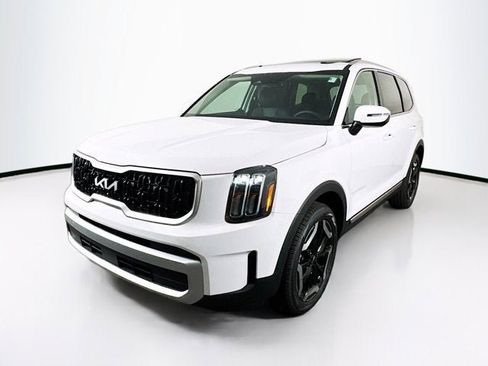 Used 2025 Kia Telluride EX w/ EX Captain's Chair Package AWD/4WD image 1
