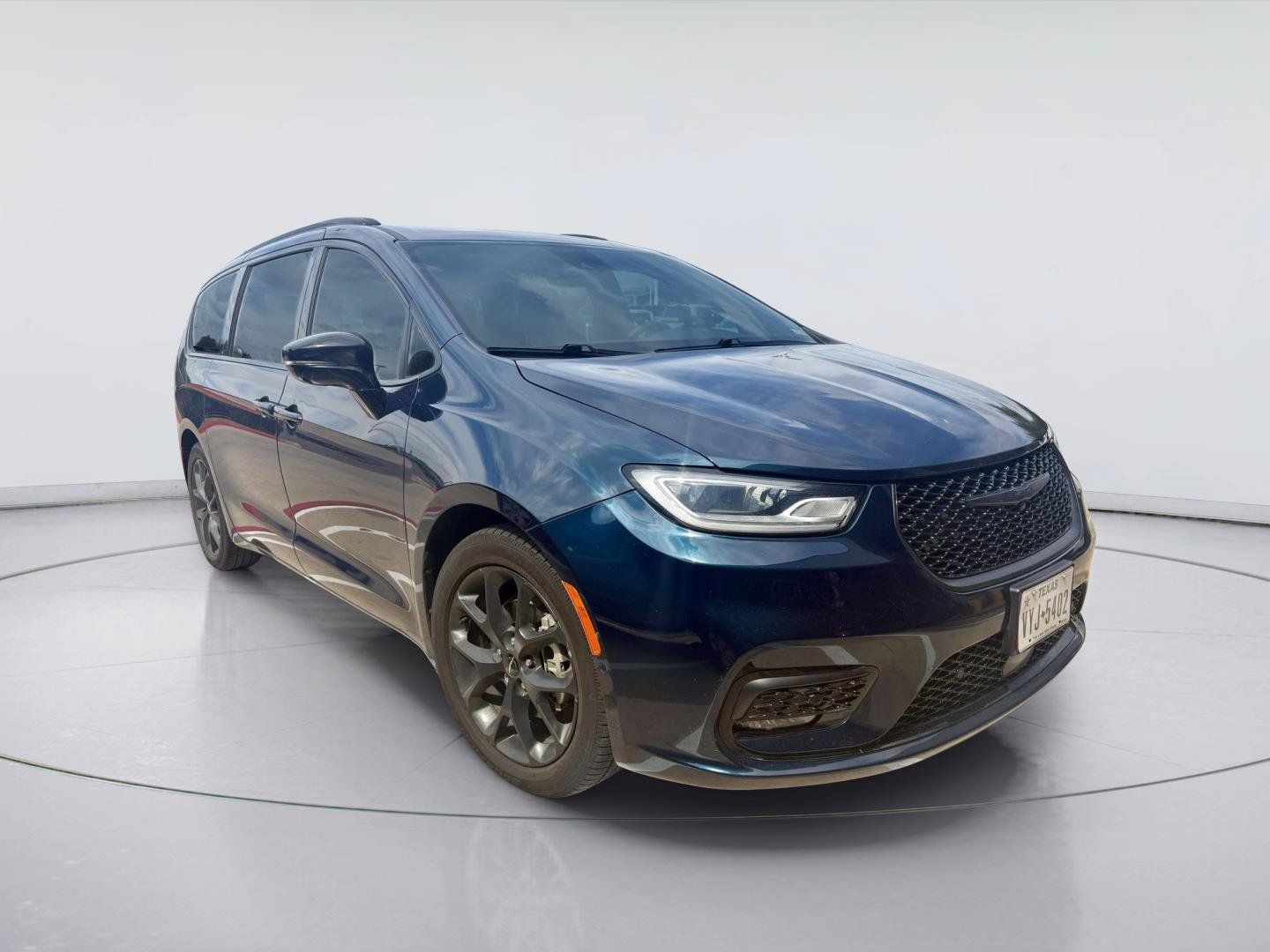 Used 2024 Chrysler Pacifica Limited w/ S Appearance Package FWD image 1