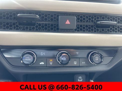 Used 2024 Honda HR-V LX image 16
