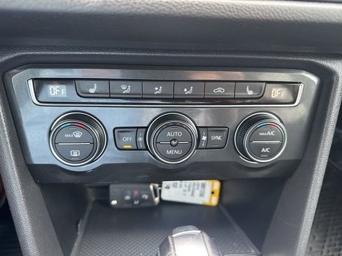 Used 2019 Volkswagen Tiguan SE w/ Panoramic Sunroof Package FWD image 25