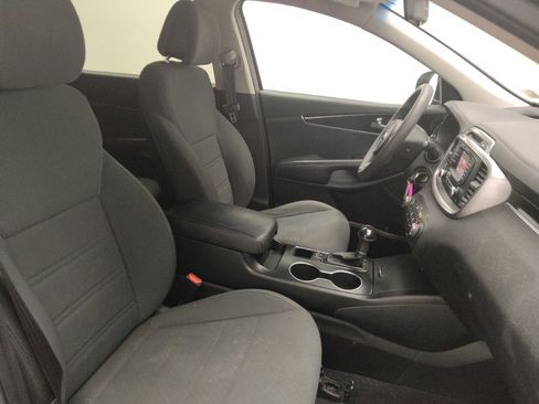 Used 2016 Kia Sorento LX image 21
