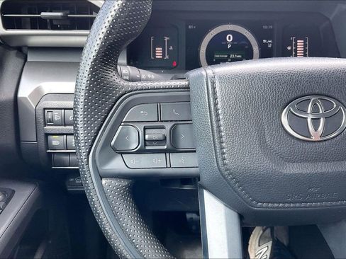 Used 2024 Toyota Tacoma SR5 AWD/4WD image 18