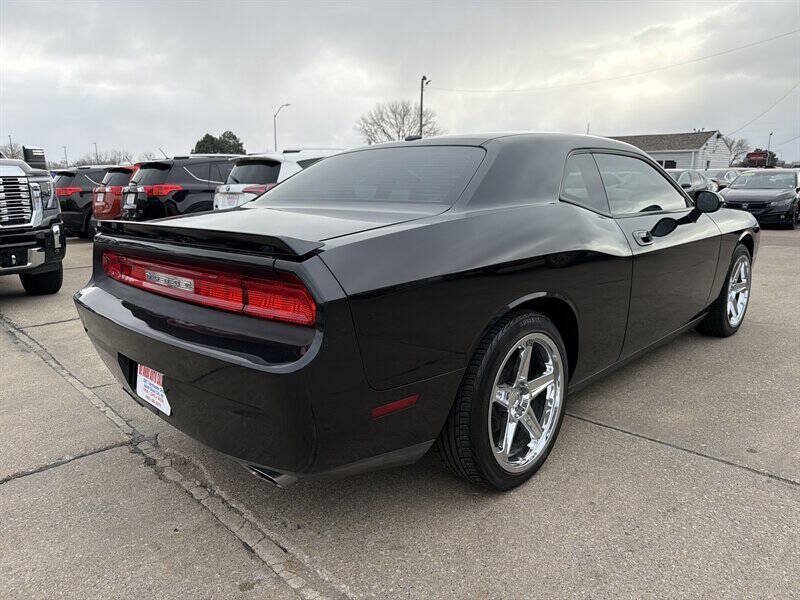 Used 2009 Dodge Challenger R/T RWD image 6