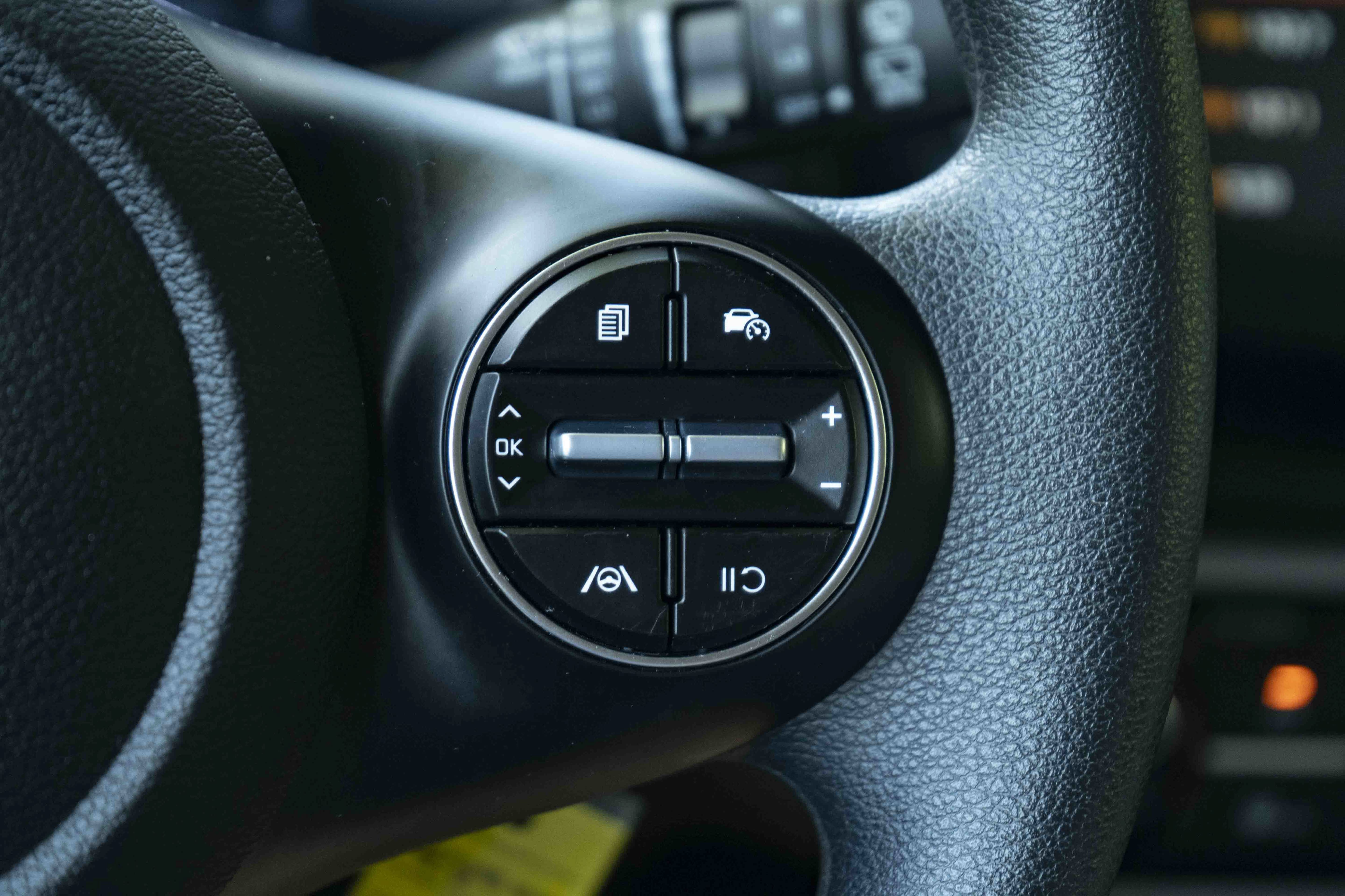 Used 2025 Kia Soul LX FWD image 20