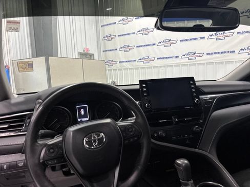 Used 2024 Toyota Camry SE w/ Cold Weather Package FWD image 2