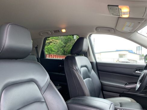 Used 2023 Nissan Pathfinder SL AWD/4WD image 20