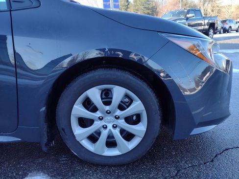 Used 2025 Toyota Corolla LE image 10