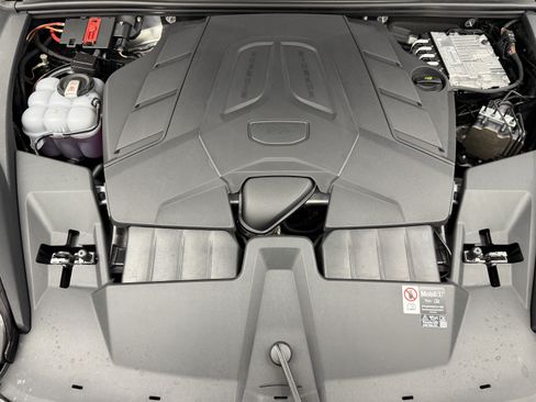 Certified 2026 Porsche Cayenne AWD/4WD image 59