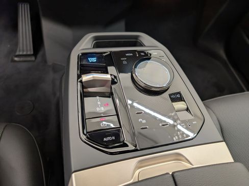 New 2026 BMW iX xDrive45 image 20