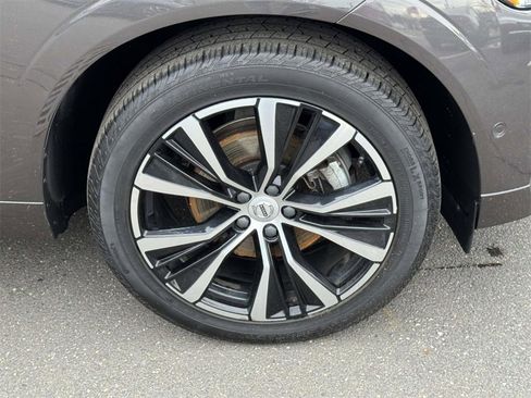 Certified 2023 Volvo XC60 B5 Plus w/ Climate Package image 6