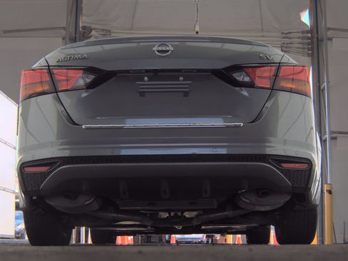 Used 2023 Nissan Altima 2.5 SV FWD image 10