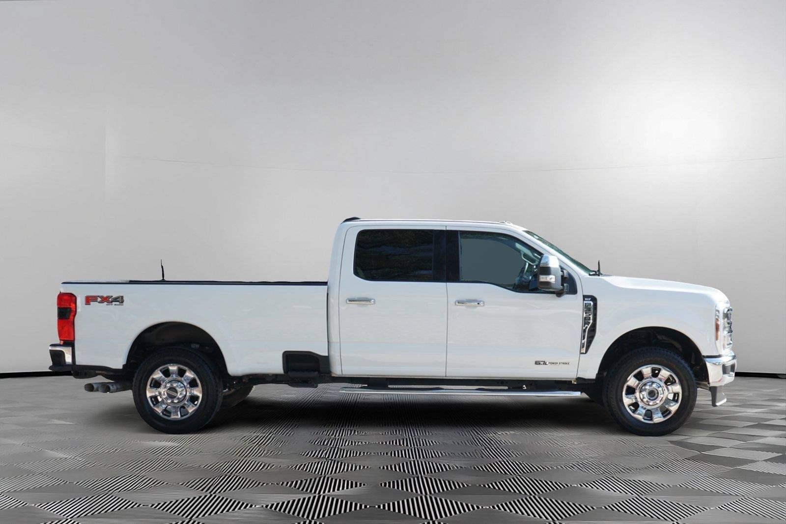 Used 2026 Ford F350 XLT w/ XLT Premium Package AWD/4WD image 4