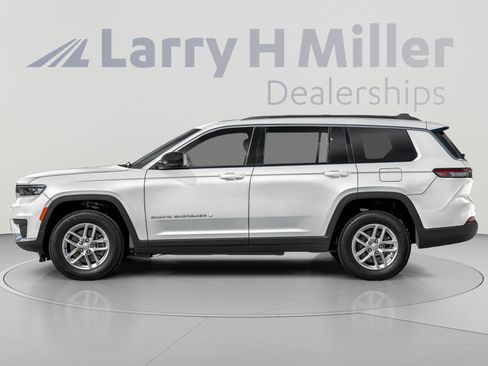 Used 2025 Jeep Grand Cherokee L Laredo AWD/4WD image 3