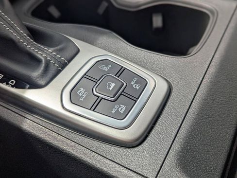 New 2026 Nissan Frontier SV w/ All-Weather Content Package AWD/4WD image 23
