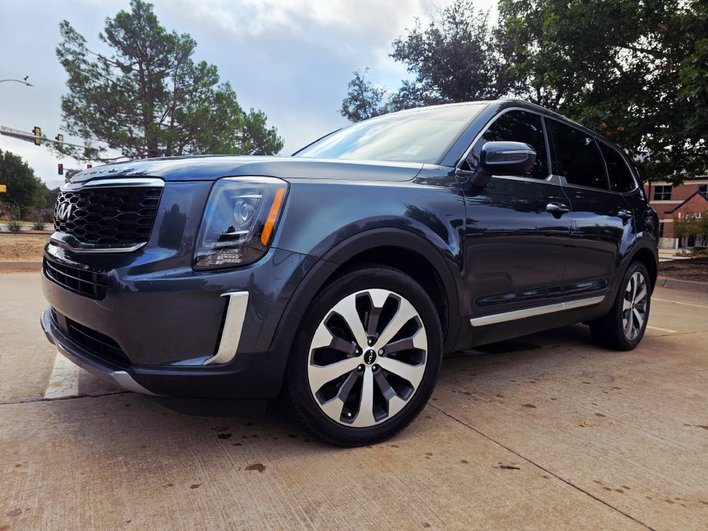 Used 2022 Kia Telluride S AWD/4WD image 1