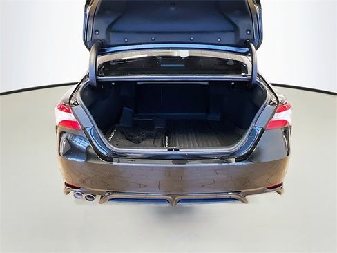 Used 2020 Toyota Camry SE image 25