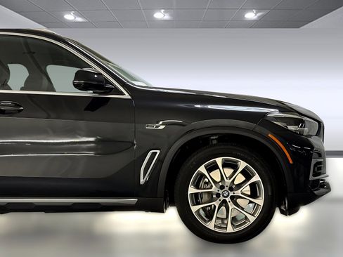 Certified 2023 BMW X5 xDrive45e w/ Climate Comfort Package image 35