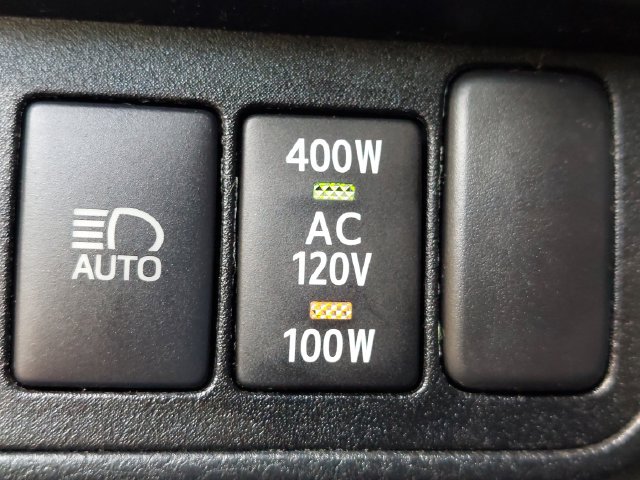 Used 2021 Toyota Tacoma TRD Off-Road w/ Technology Package AWD/4WD image 16
