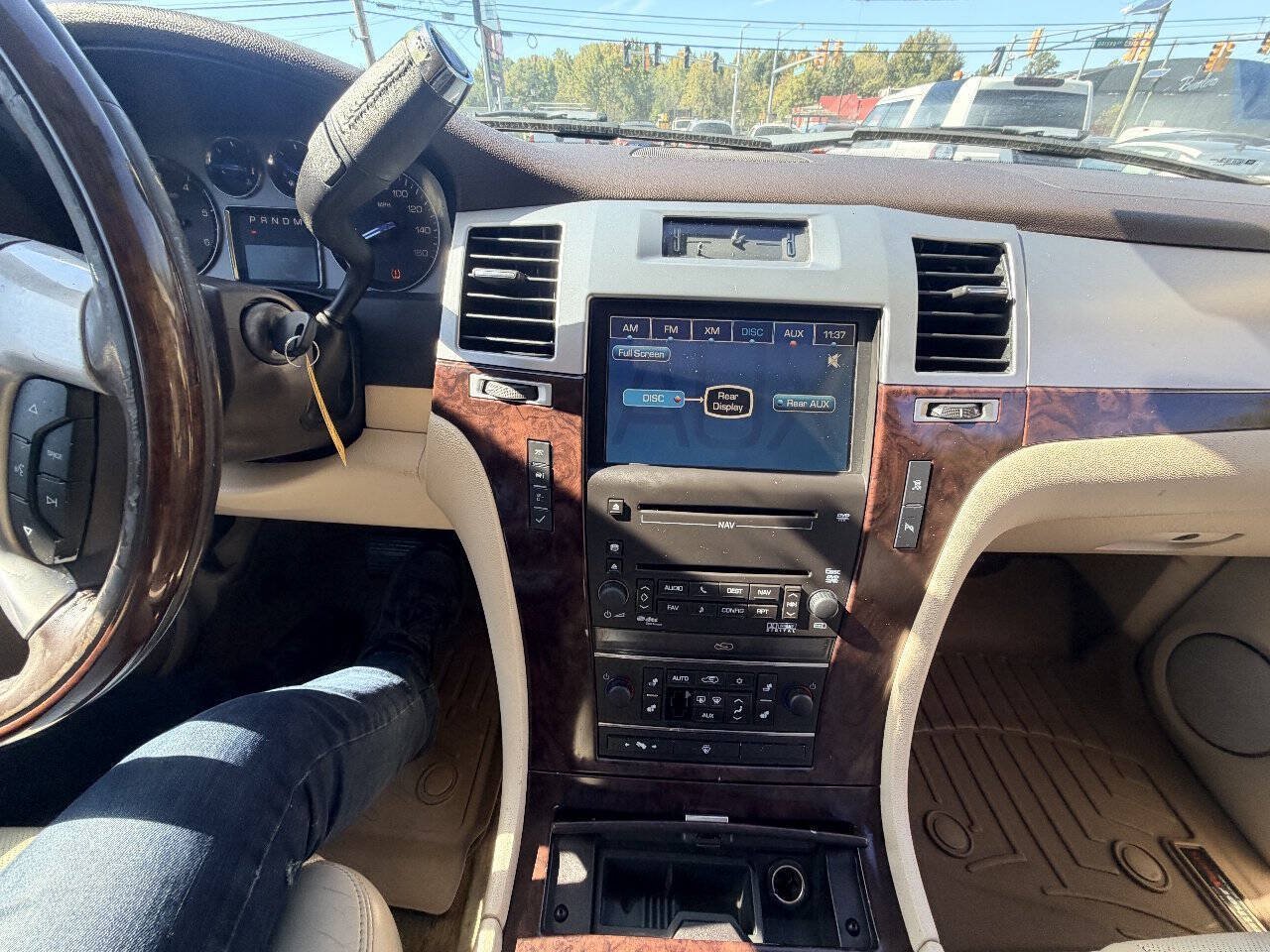 Used 2007 Cadillac Escalade 2WD w/ Information Package image 9
