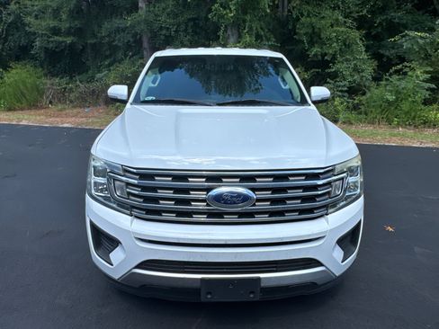 Used 2018 Ford Expedition XLT w/ Equipment Group 201A RWD image 2