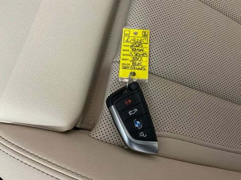 Certified 2025 BMW 330i xDrive Sedan w/ Premium Package AWD/4WD image 52